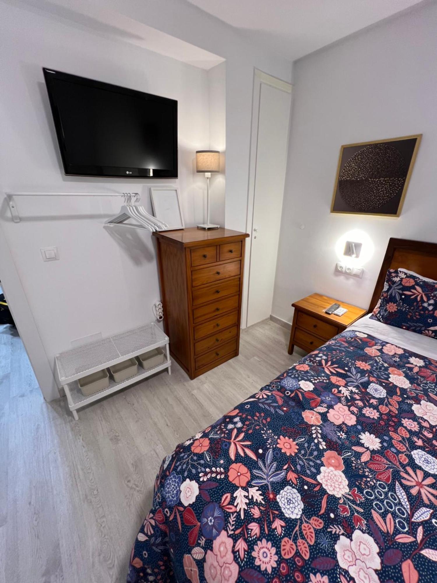 Апартаменты Nuestro Rincon Del Centro Historico Especial Grupos Terraza Parking Gratis 02 Малага Экстерьер фото